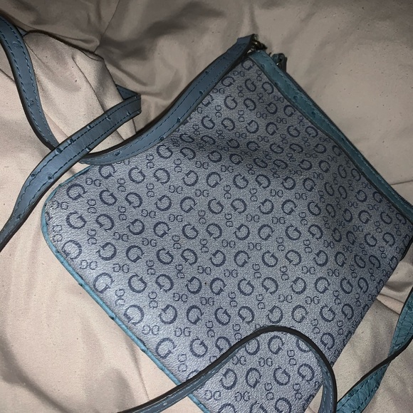Guess bag with matching wallet - Picture 5 of 6